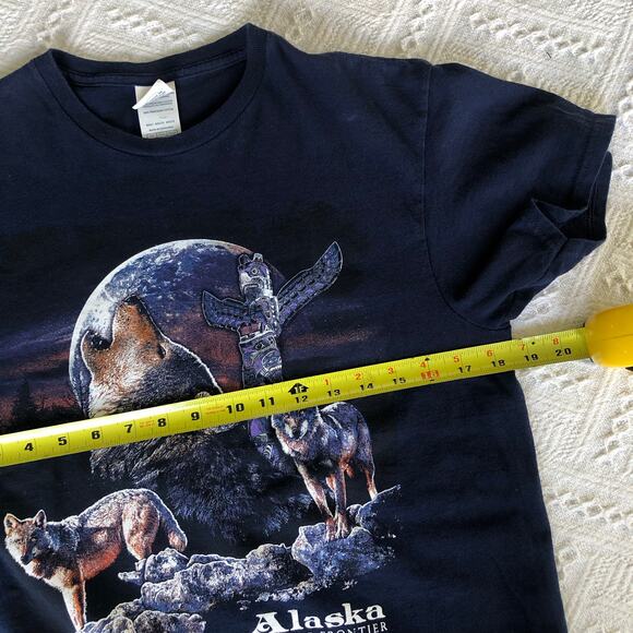 Y2K Alaska Wolf Moon Totem Graphic Tee Delta Pro Weight Navy M Animal Nature - Picture 8 of 8